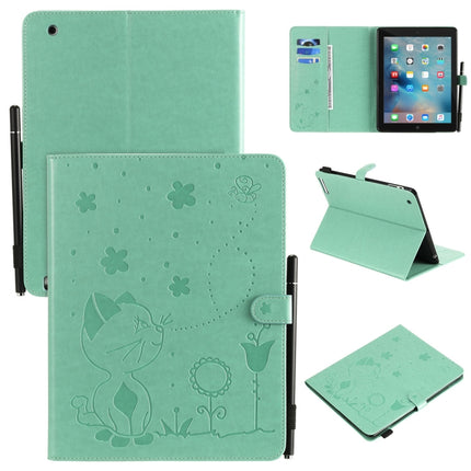 For iPad 4 / 3 / 2 Cat Bee Embossing Pattern Horizontal Flip Leather Case with Holder & Card Slots & Wallet & Pen Slot & Wake-up / Sleep Function(Green)-garmade.com