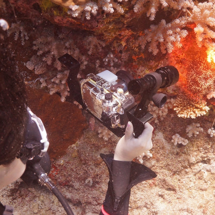 PULUZ 40m Underwater Depth Diving Case Waterproof Camera Housing for Sony RX100 III(Transparent)-garmade.com