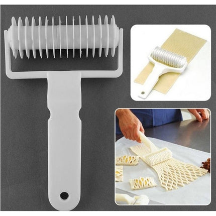 3 PCS Large Leather Cutter Plastic Netting Knife Roller Knife, Hob Cookie / Pizza Pie Crust Special Cake Mould-garmade.com