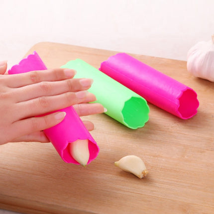 5 PCS Soft Resin Tube Shaped Reusable Magic Handheld Rolling Garlic Peeler Kitchen Tools (Random Color Delivery)-garmade.com