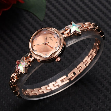 Lvpai P866 Diamond Five-Pointed Star Bracelet Watch Ladies Alloy Quartz Watches(Silver Black)-garmade.com